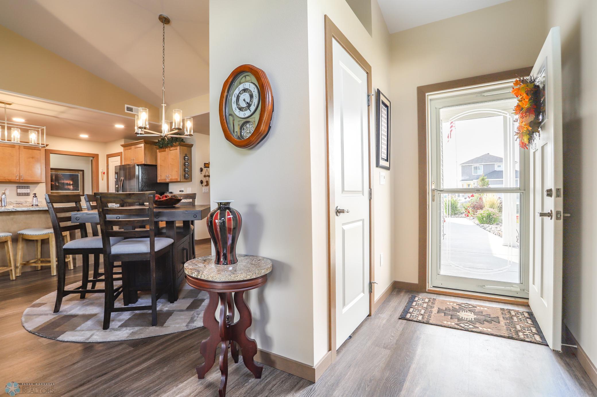 Foyer/front entry