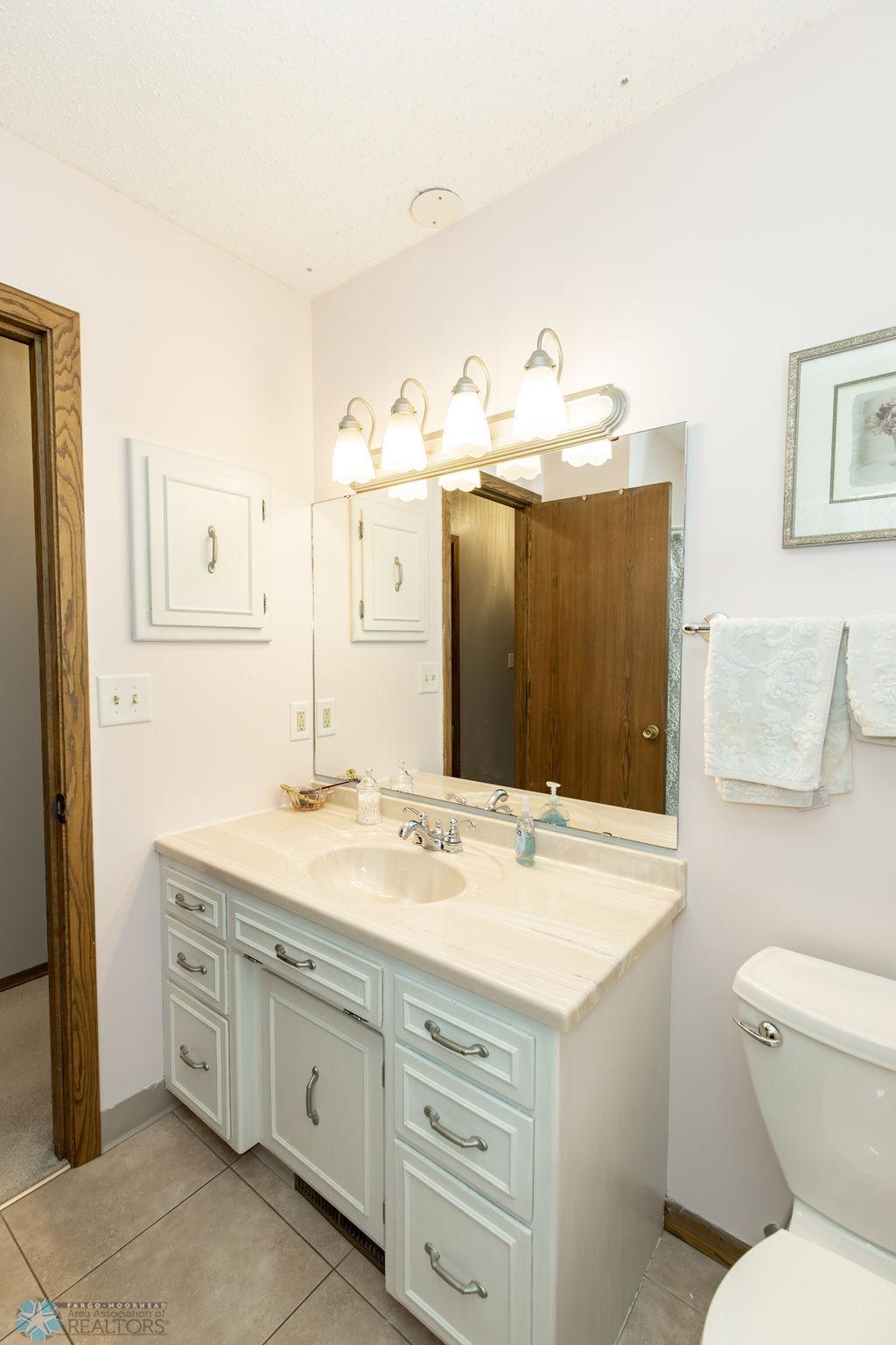 Upper Full Bath
