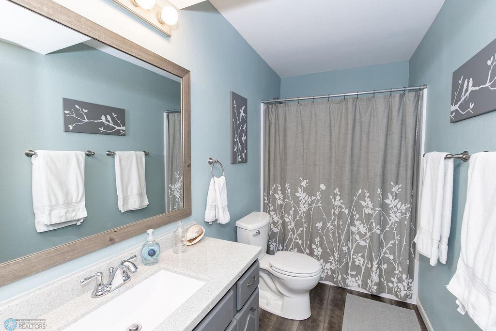 Lower Level Full Bath