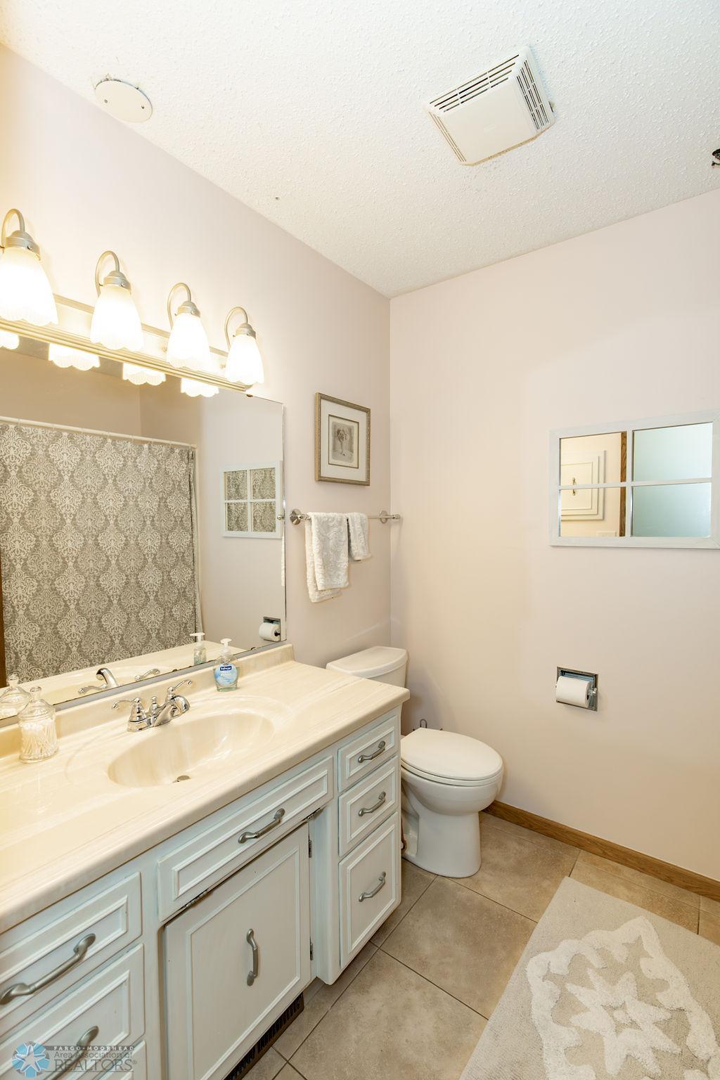 Upper Full Bath
