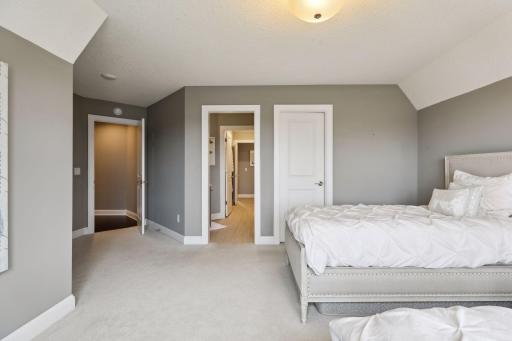 7624 Glen Alcove, Woodbury, MN 55129