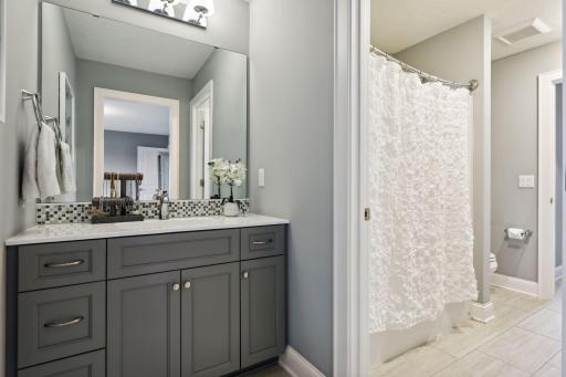 7624 Glen Alcove, Woodbury, MN 55129