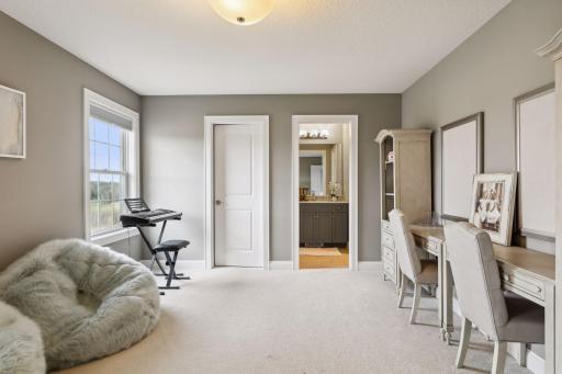 7624 Glen Alcove, Woodbury, MN 55129