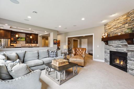 7624 Glen Alcove, Woodbury, MN 55129