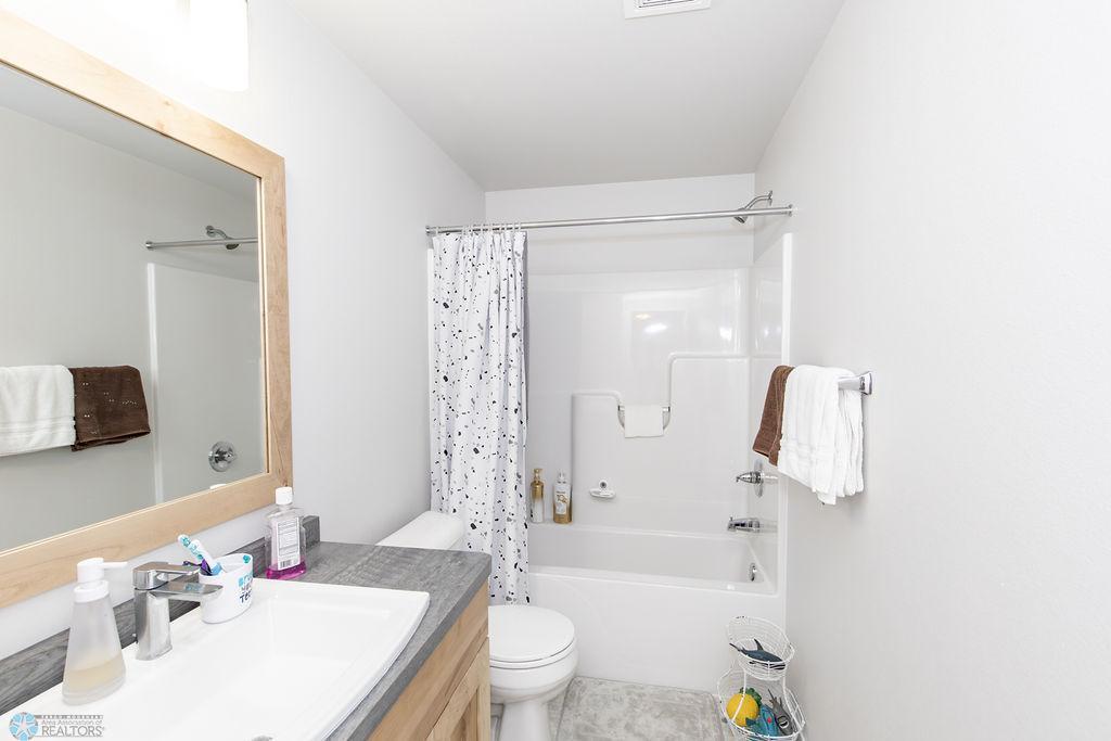 Lower Level - Full Bath
