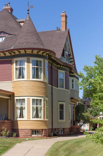 985 Summit Avenue, Saint Paul, MN 55105