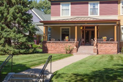 985 Summit Avenue, Saint Paul, MN 55105