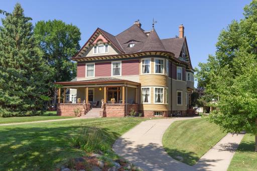 985 Summit Avenue, Saint Paul, MN 55105