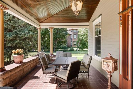 985 Summit Avenue, Saint Paul, MN 55105