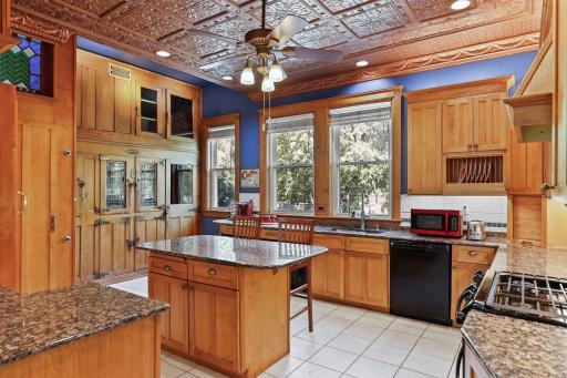 985 Summit Avenue, Saint Paul, MN 55105