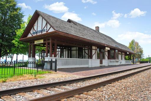 935 Lake Street E, 302, Wayzata, MN 55391