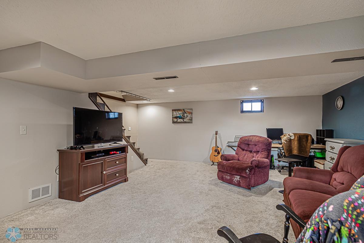 Family room 3