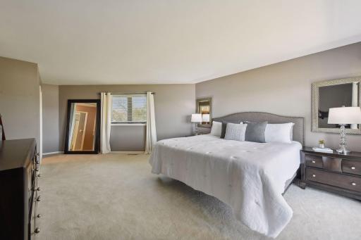 3790 Lone Cedar Lane, Chaska, MN 55318