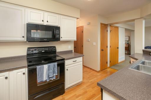 Kitchen with undercabinet lighting