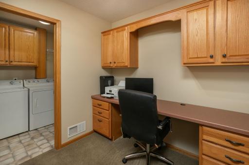 Built in desk area in loft