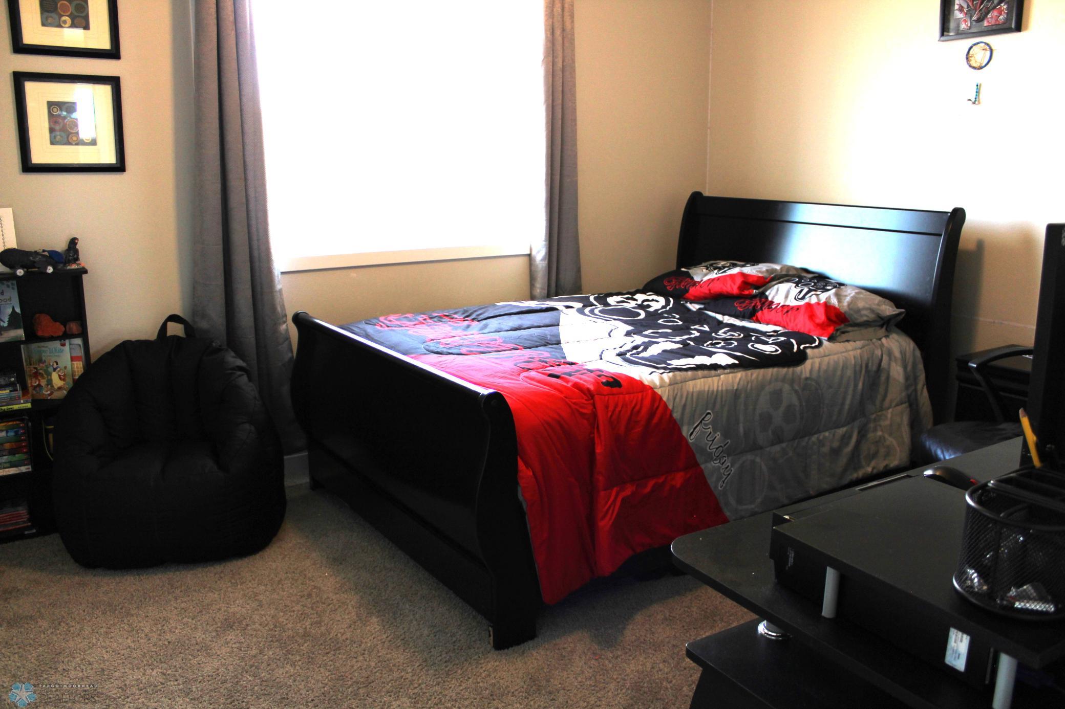 Upper bedroom