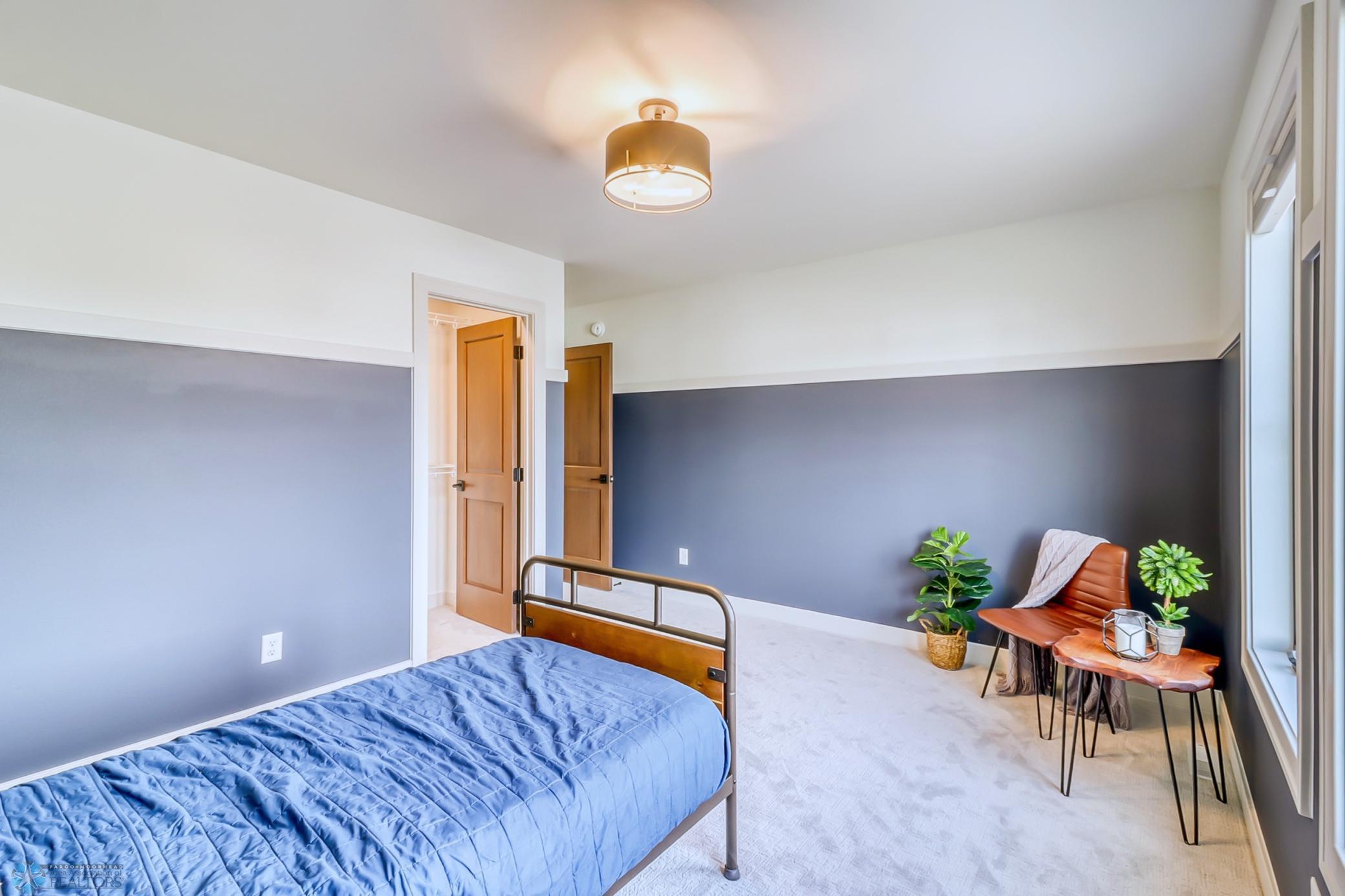 Upstairs Bedroom2_2.jpg