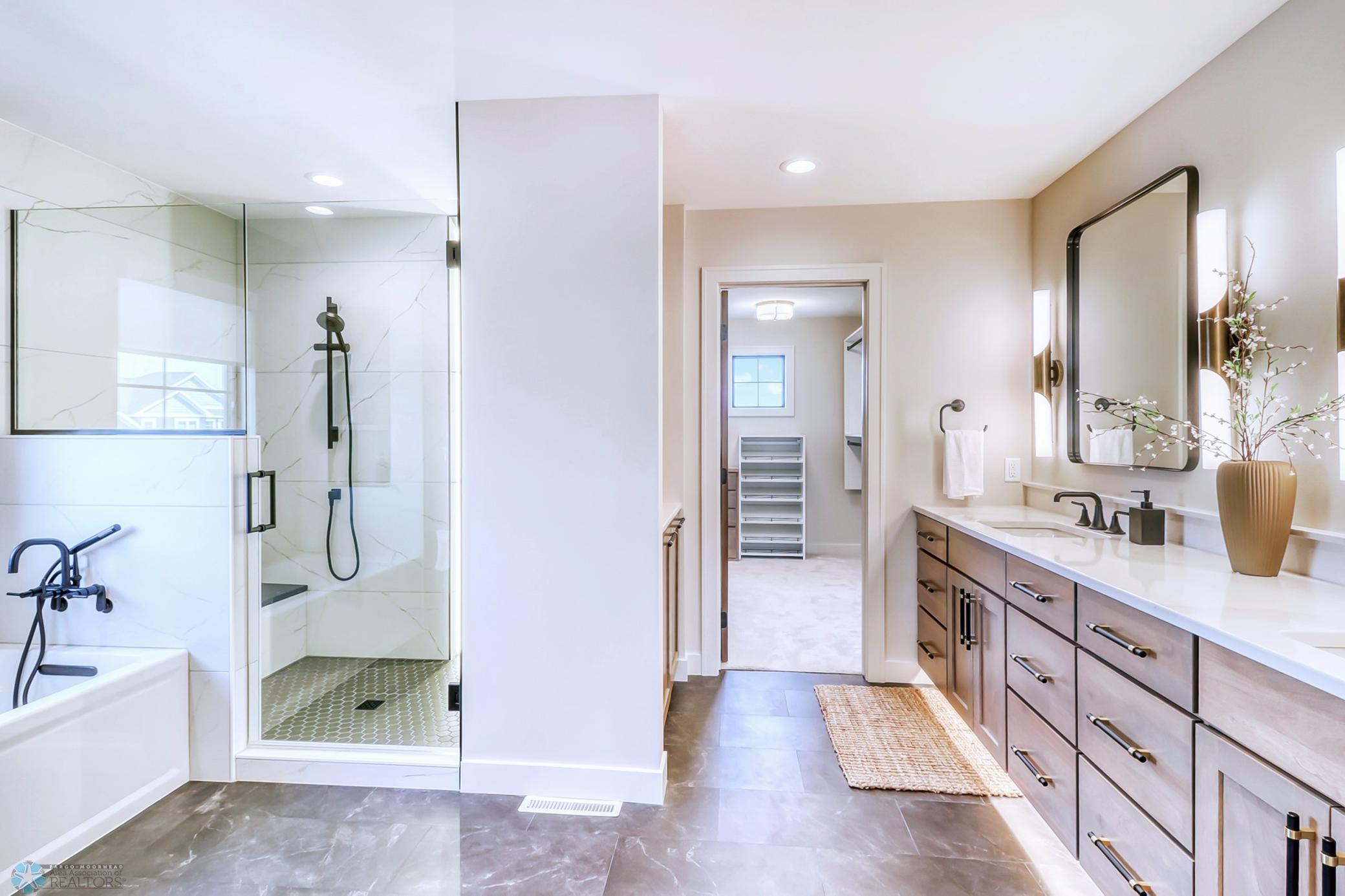 Primary Bathroom1_3.jpg