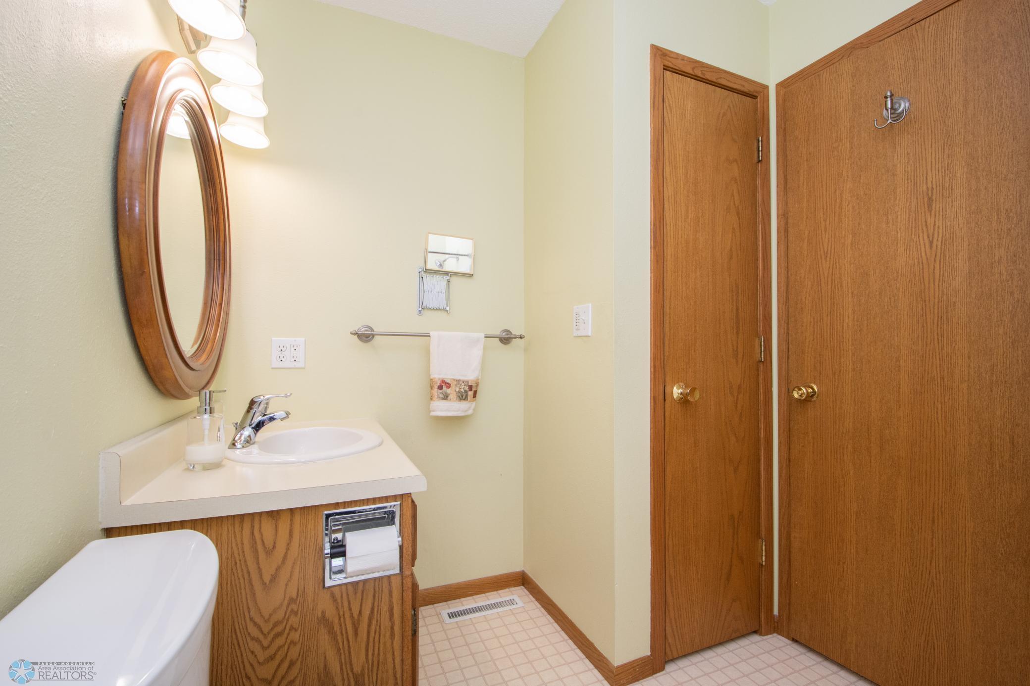 upper full bath