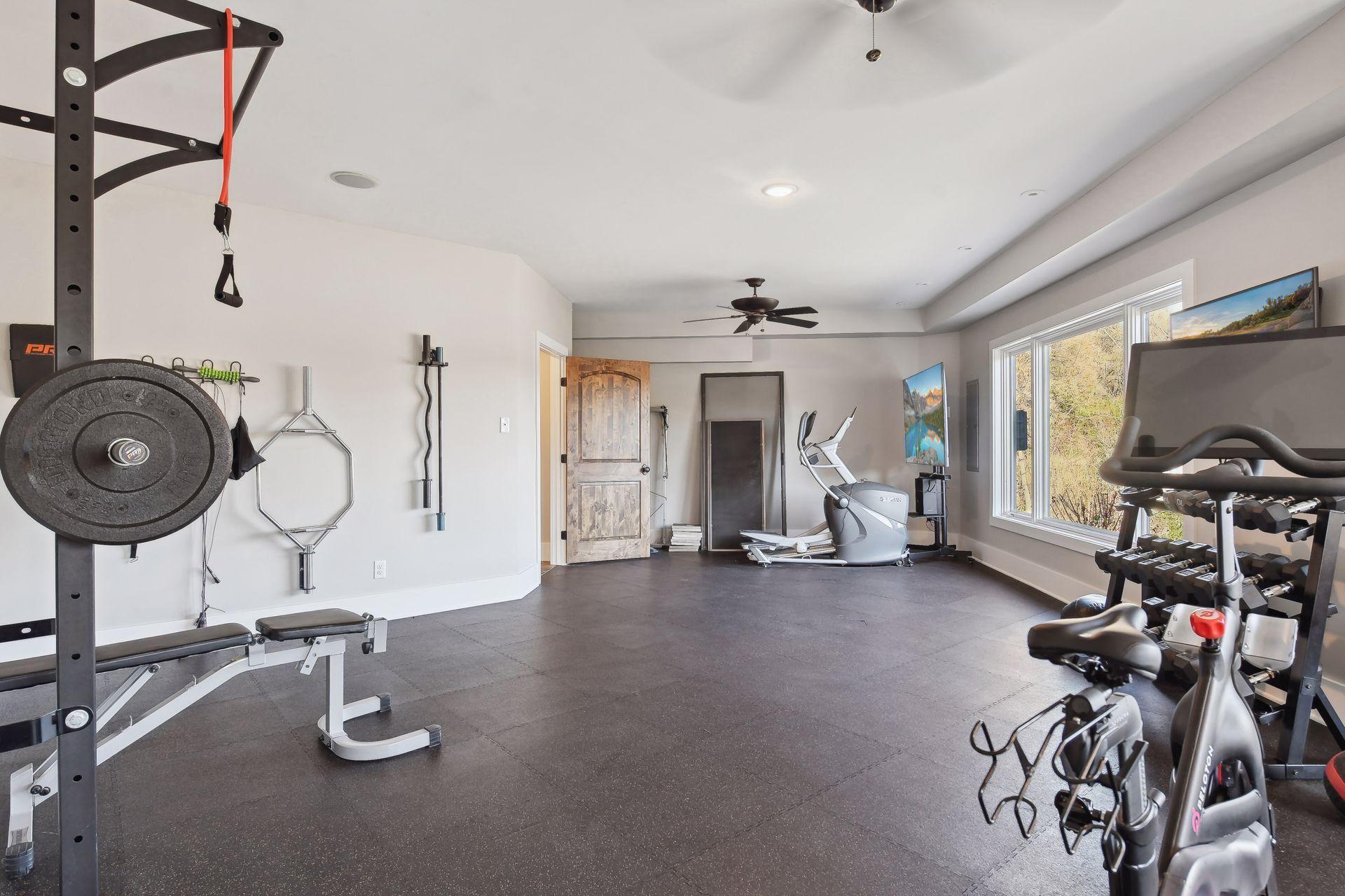 Whether you prefer cardio, strength or yoga this convenient and stylish space has plenty of room and invigorating lake views.