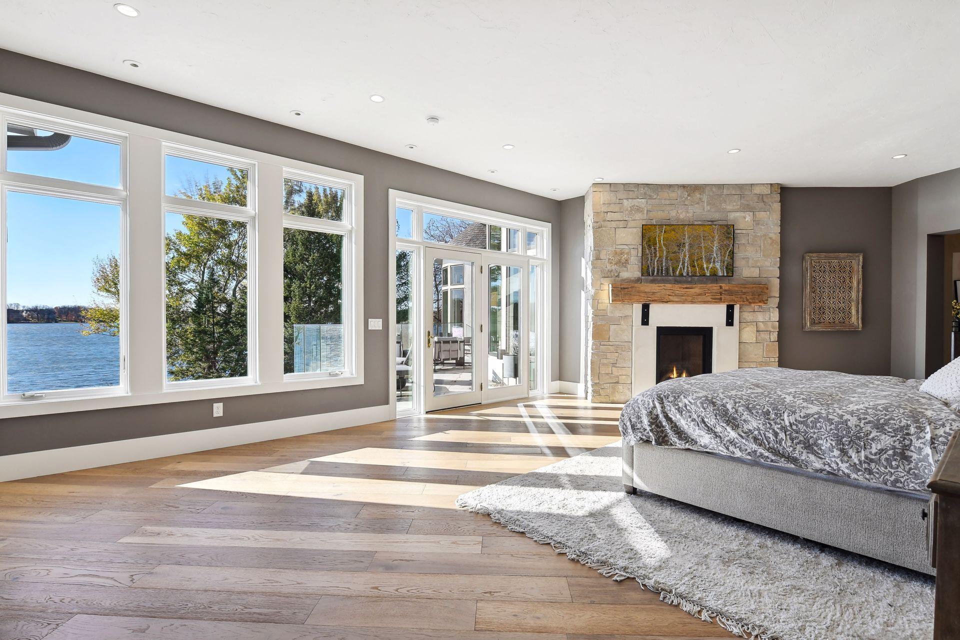 Awaken to the gentle lapping of the lake and flickering warmth of the fireplace.