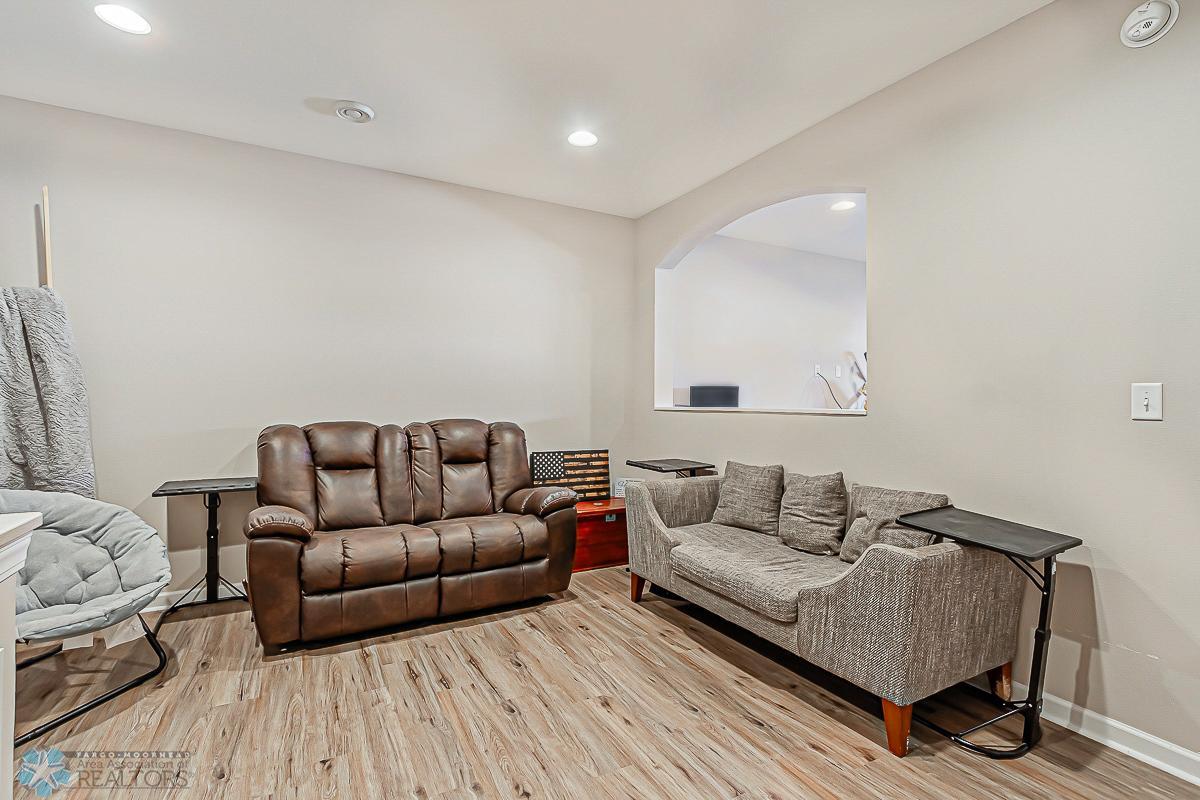 Family_Room_1.jpg