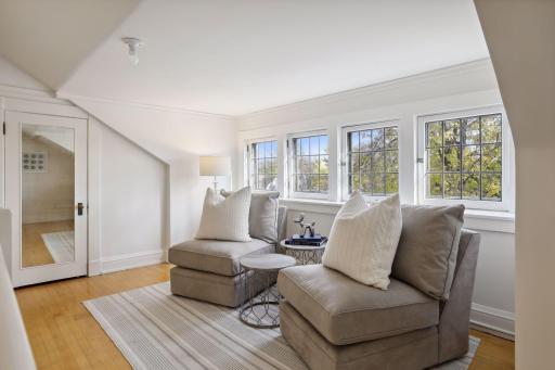 2500 Lake Place, Minneapolis, MN 55405