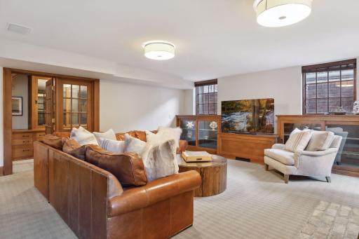 2500 Lake Place, Minneapolis, MN 55405