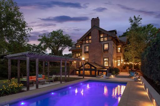 2500 Lake Place, Minneapolis, MN 55405