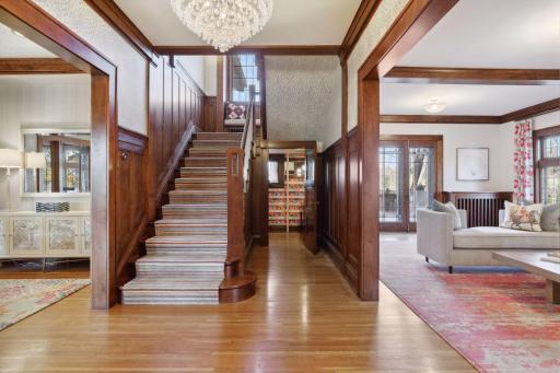2500 Lake Place, Minneapolis, MN 55405