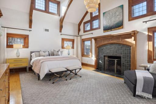 2500 Lake Place, Minneapolis, MN 55405