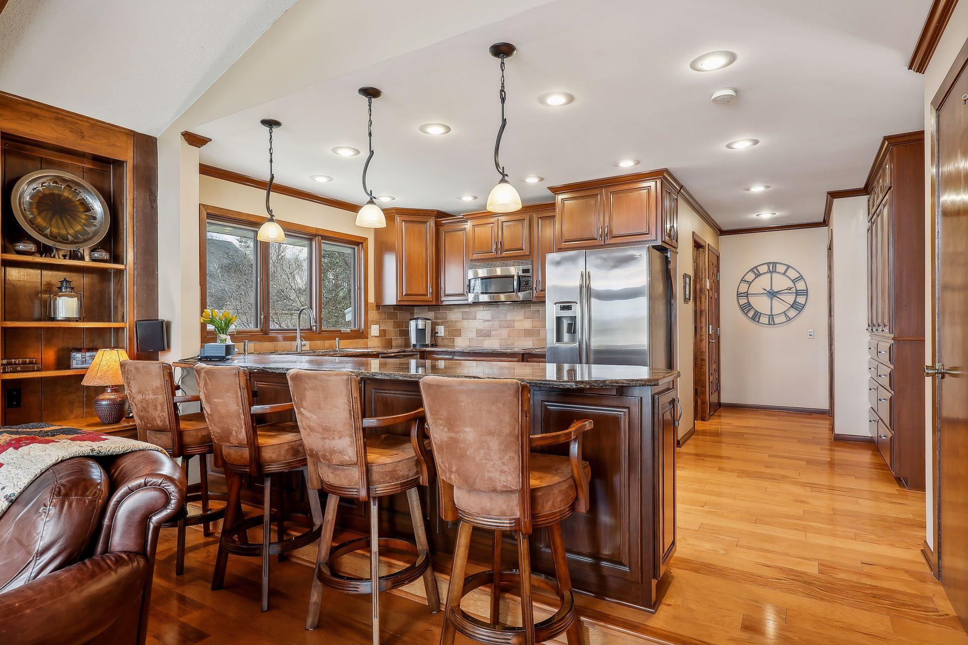 Breakfast bar seating on your six foot island peninsula