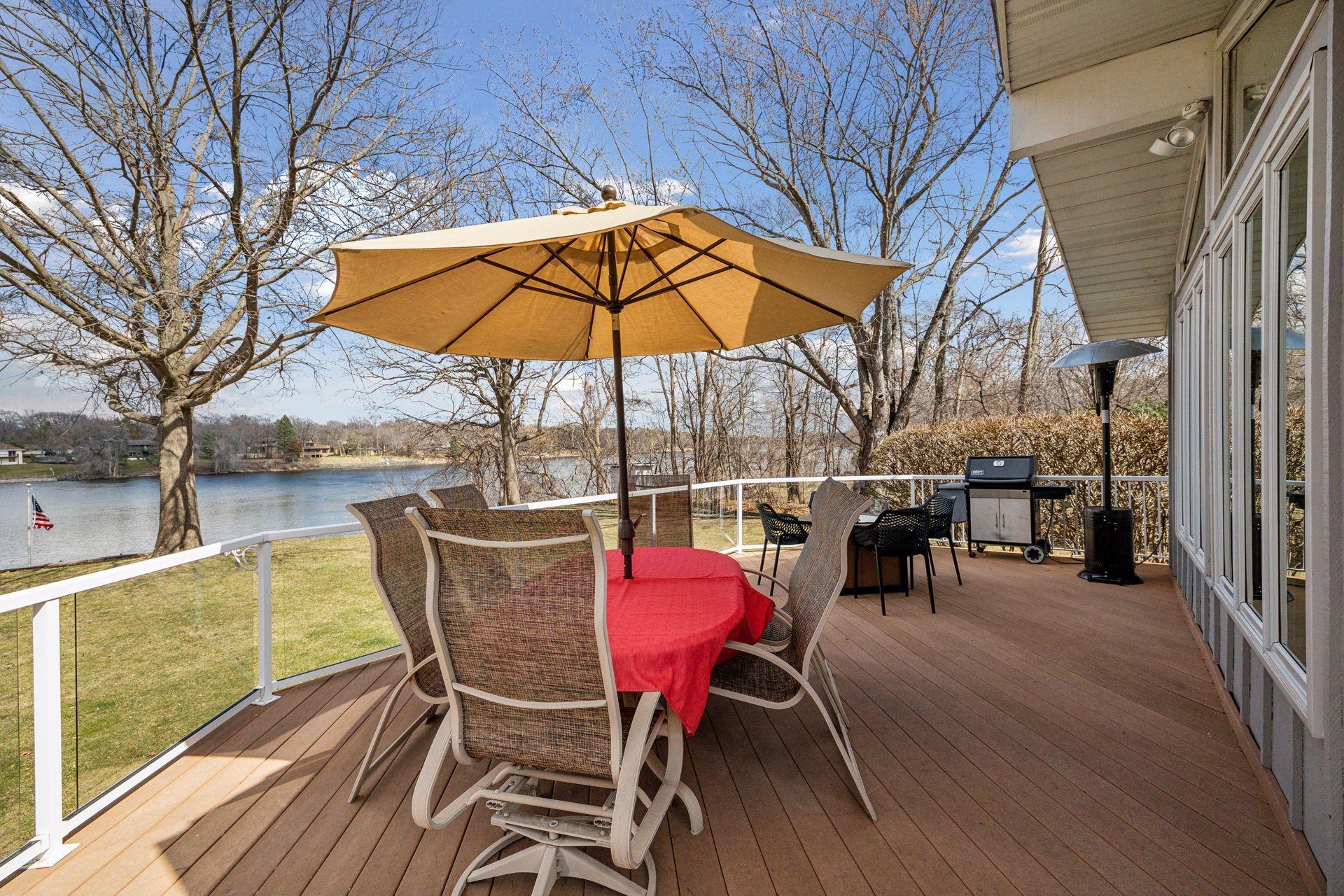 Maintenance free deck with glass railings - awesome to capture the river views