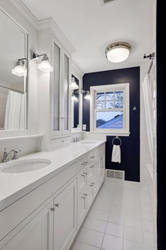 18202 Shavers Lake Drive, Wayzata, MN 55391