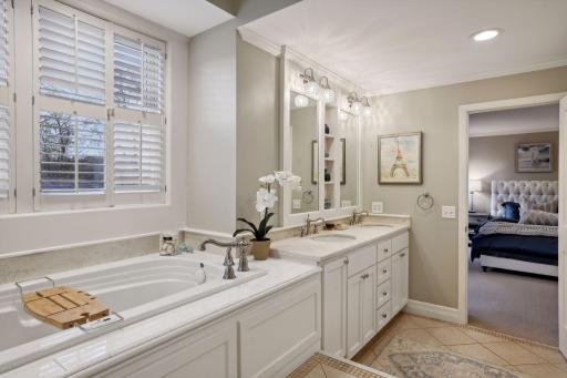 18202 Shavers Lake Drive, Wayzata, MN 55391