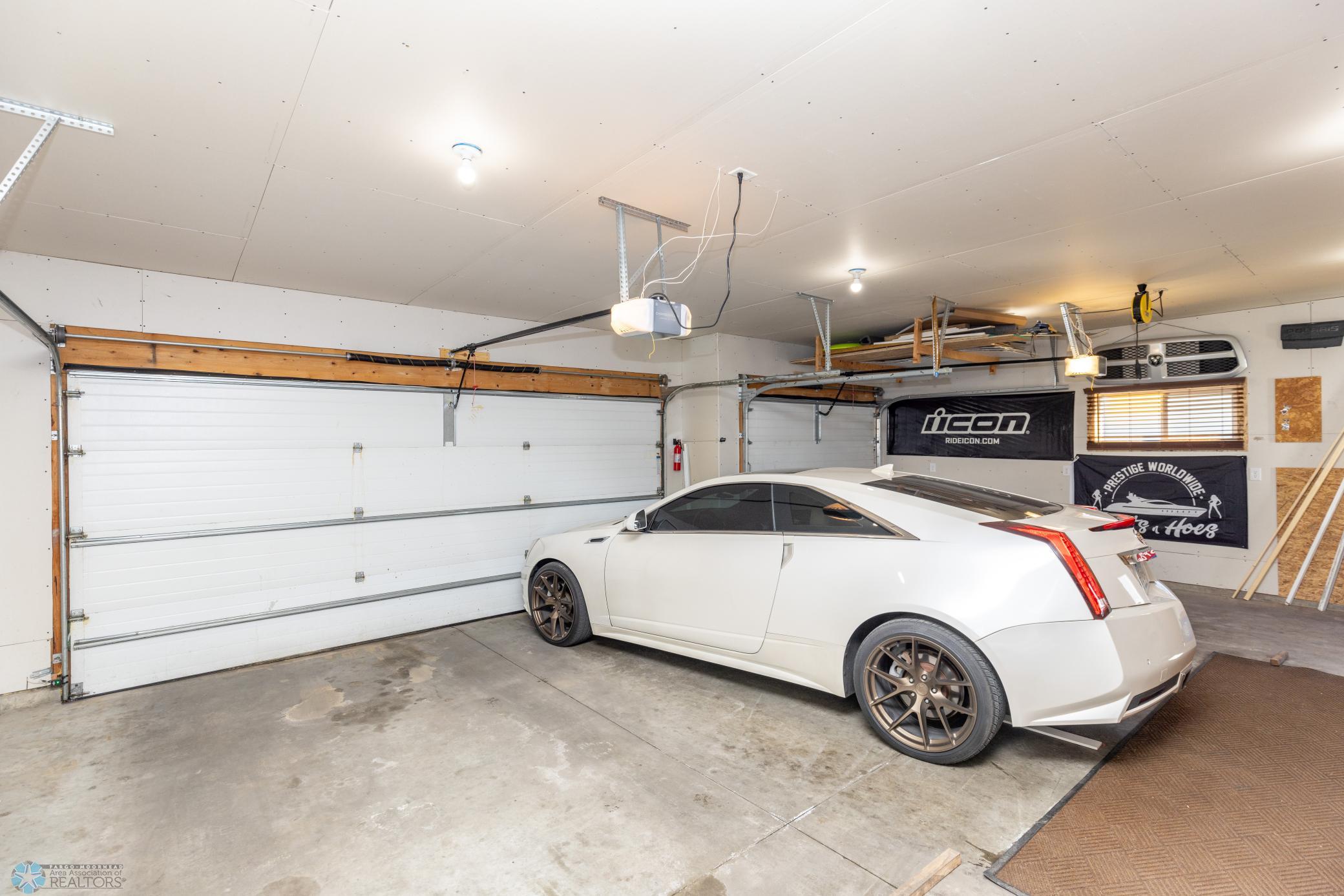 23x29 Large 3 stall garage.