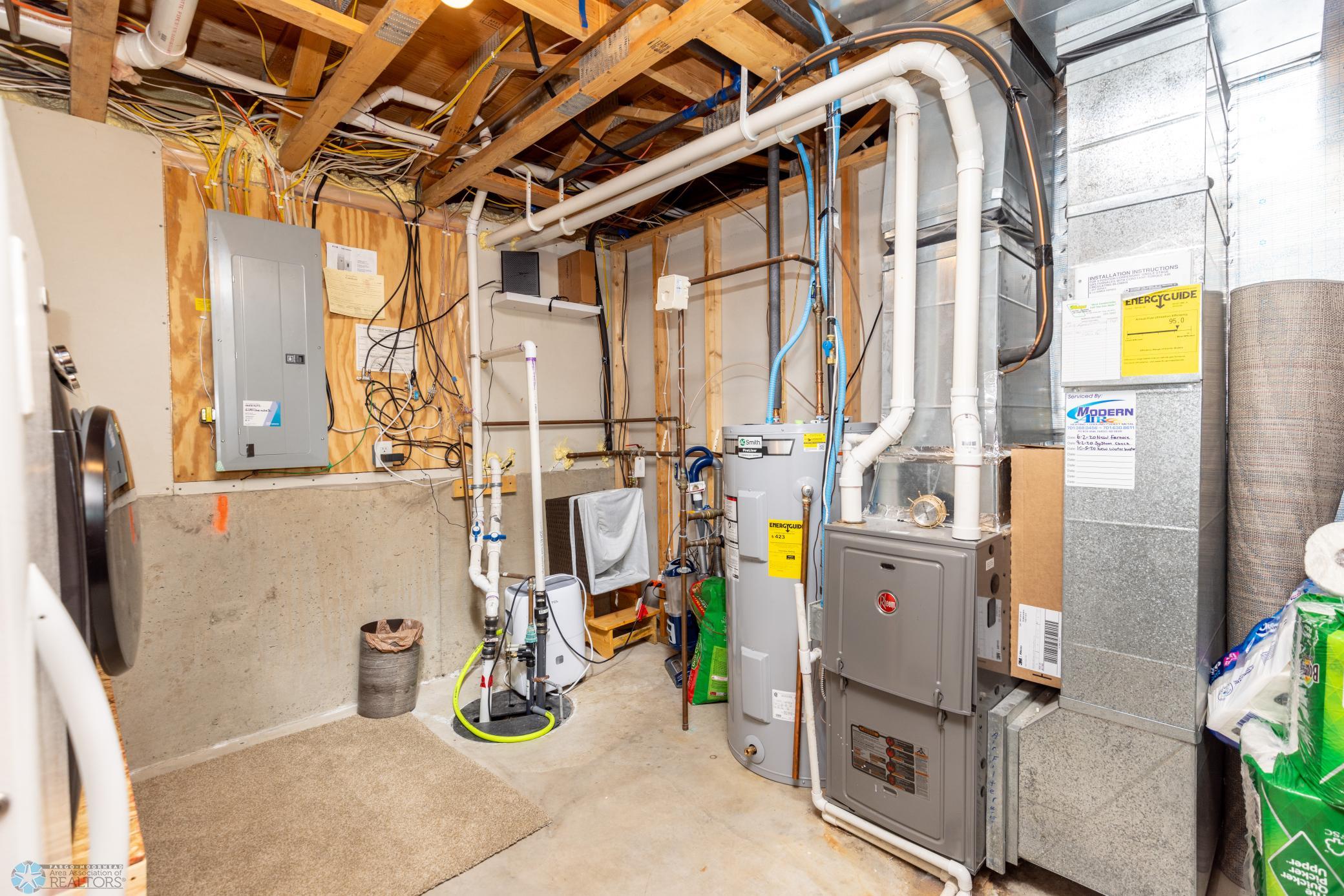 New furnace & water heater in 2020, Sump to sewer and 200 amp service