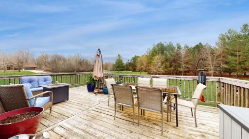 Enjoy entertaining friends/family on your sun filled deck during summer BBQs