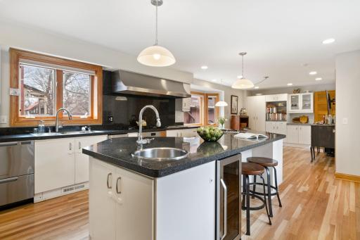 485 Summit Avenue, Saint Paul, MN 55102
