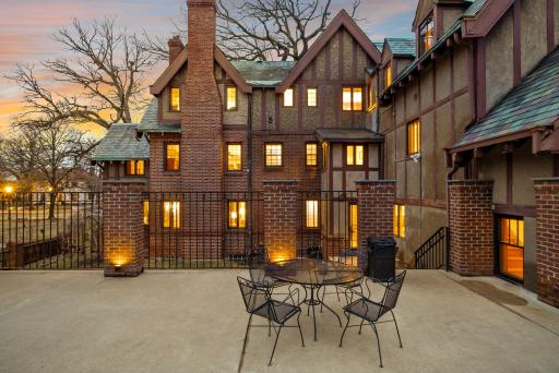 485 Summit Avenue, Saint Paul, MN 55102