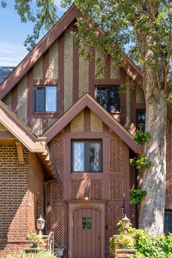 485 Summit Avenue, Saint Paul, MN 55102