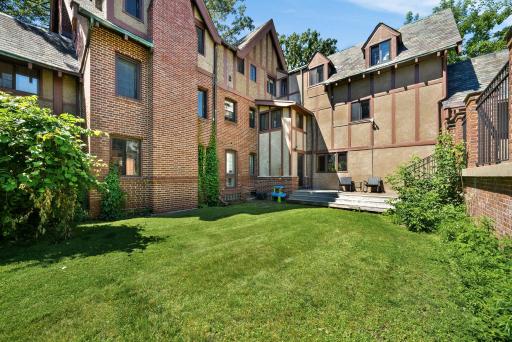 485 Summit Avenue, Saint Paul, MN 55102
