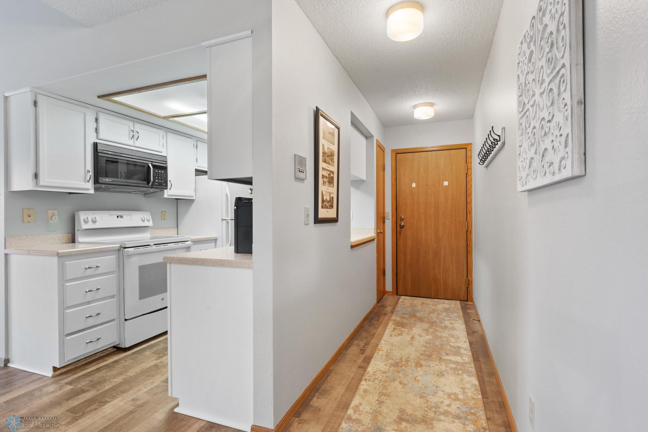 Foyer/Kitchen