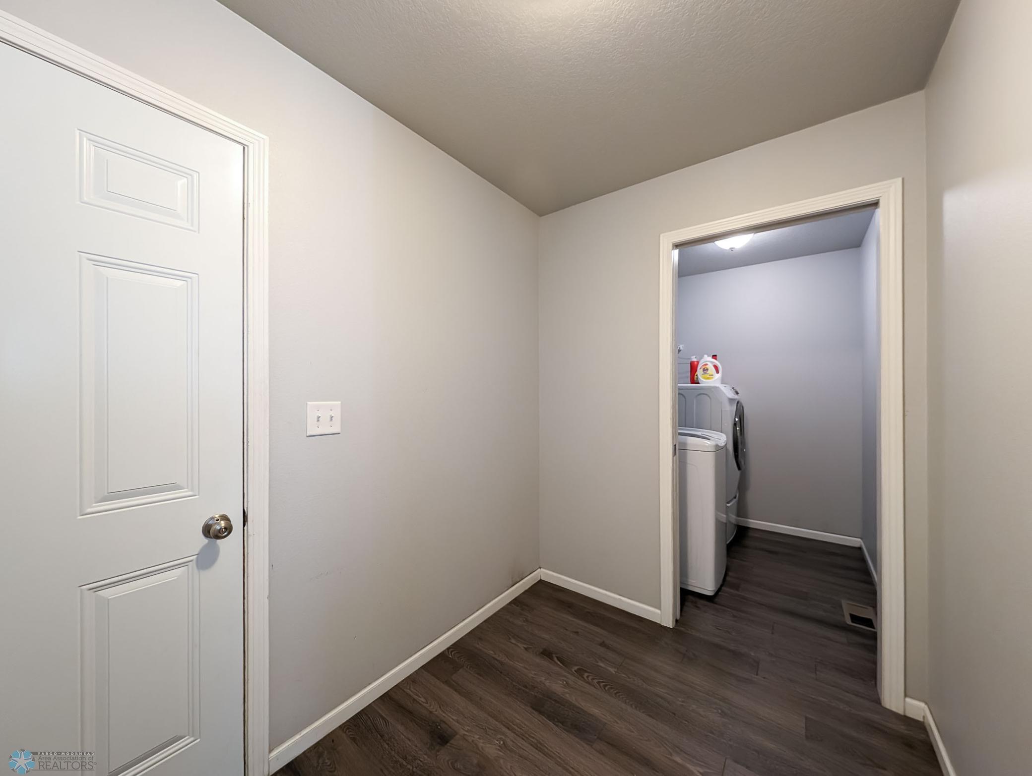 L2P020-181831819.jpg