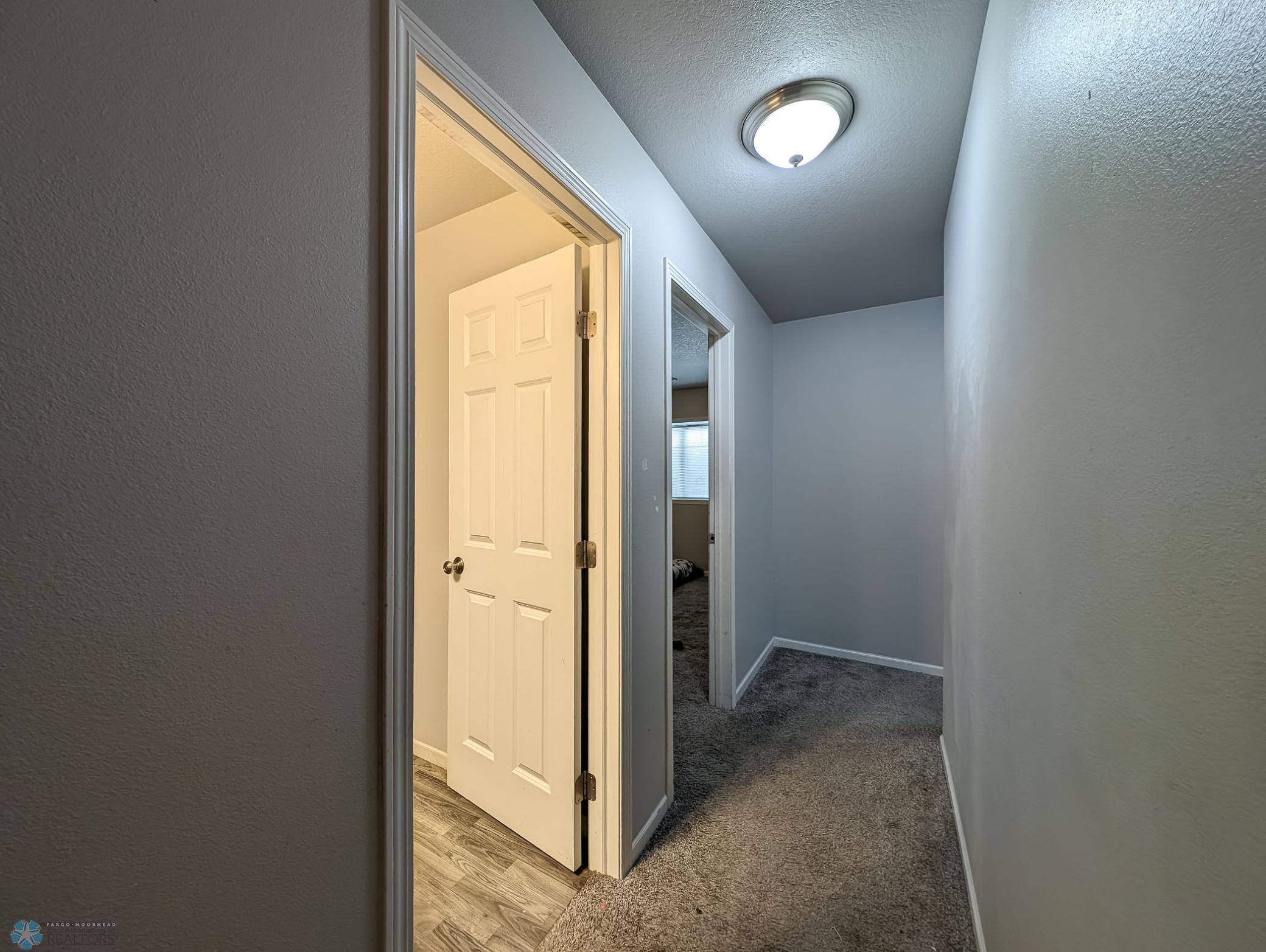 L2P035-180505719.jpg