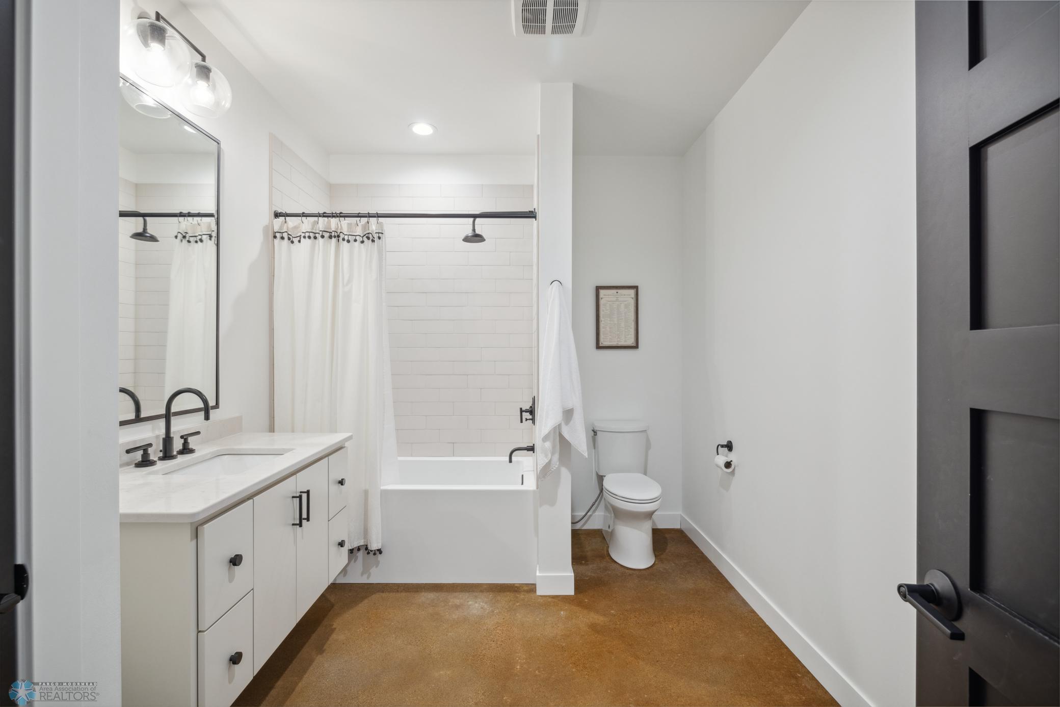 Bathroom 4 Quartz Counters
