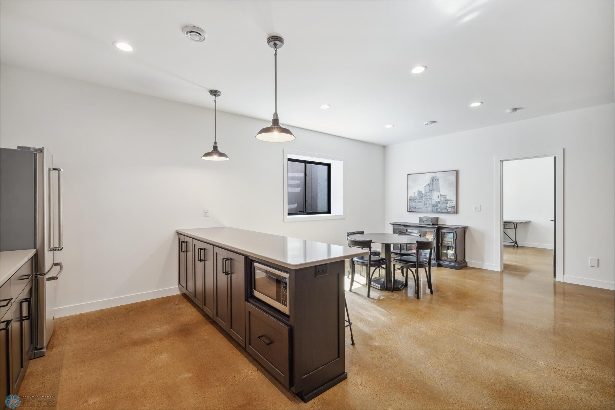 Kitchenette Quartz Counters