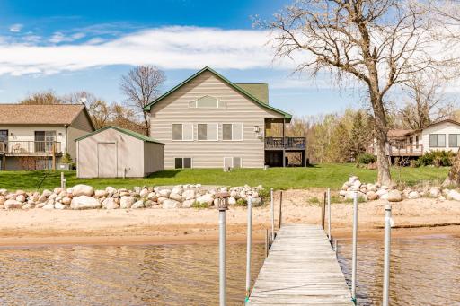 Spectacular 4BR/3BA home on Mille Lacs Lake