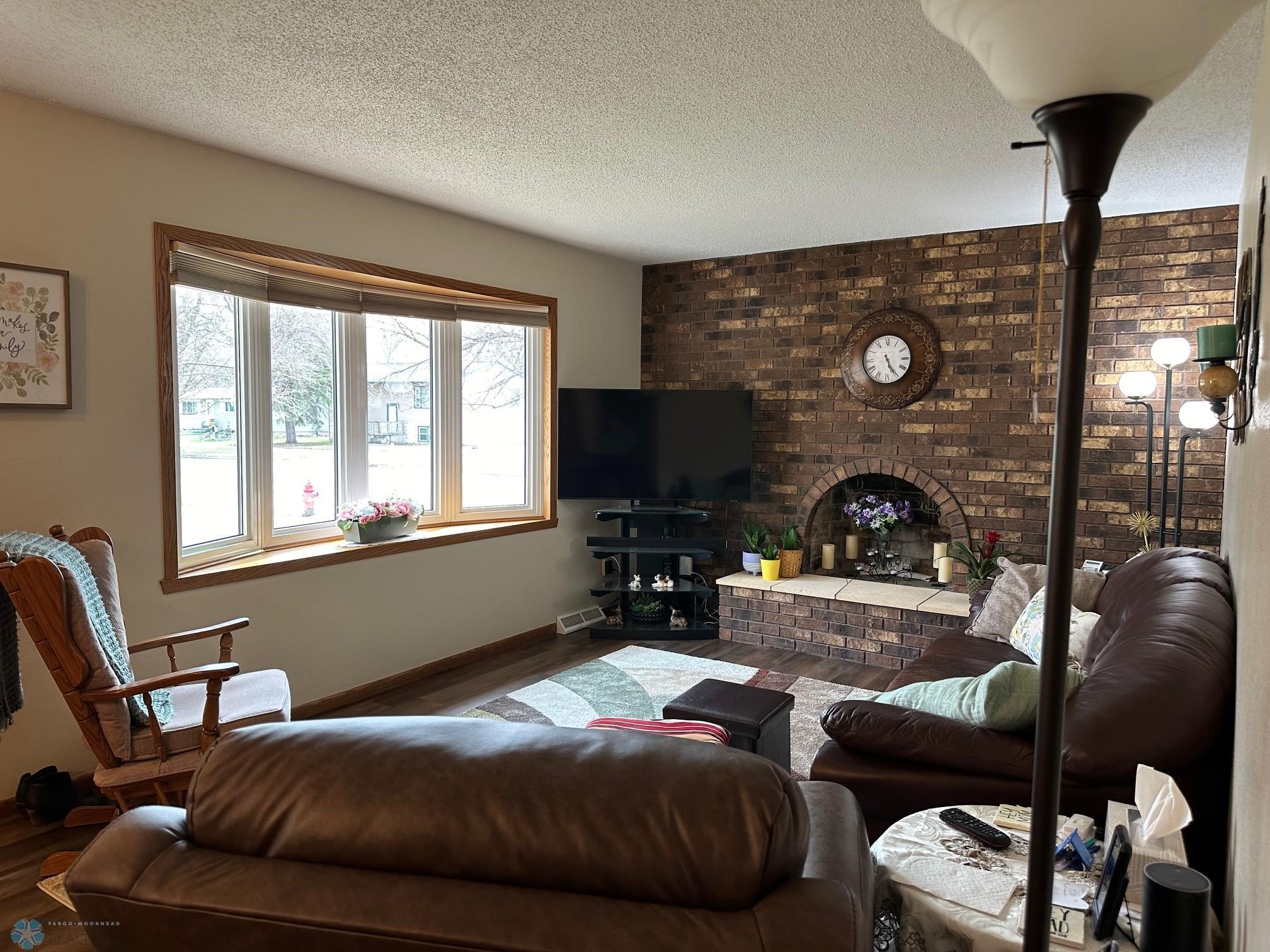 Living Room 2.jpg
