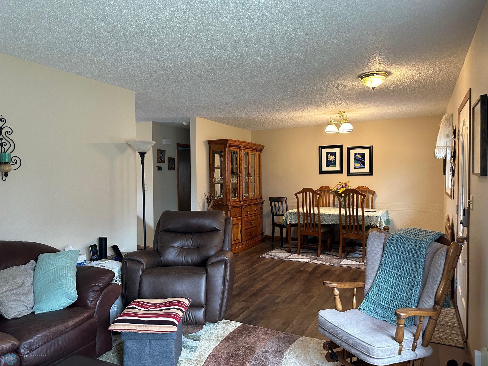 Living Dining 1.jpg